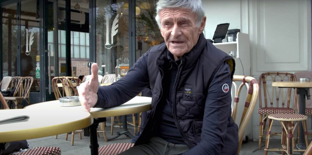Capture d'écran du reportage Alpine représentant Bernard Darniche
